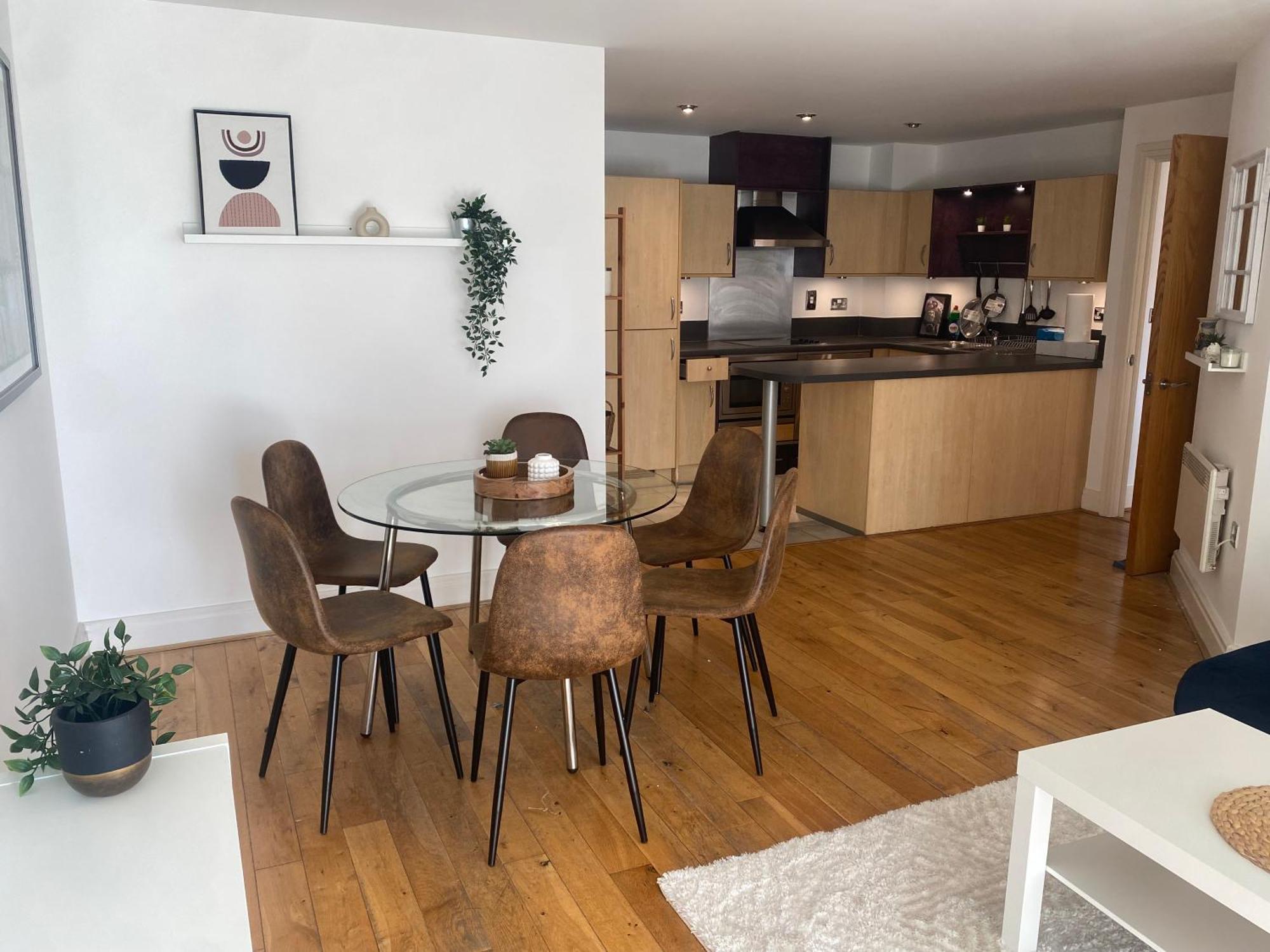2 Bedroom Flat In Riverside West Londra Esterno foto